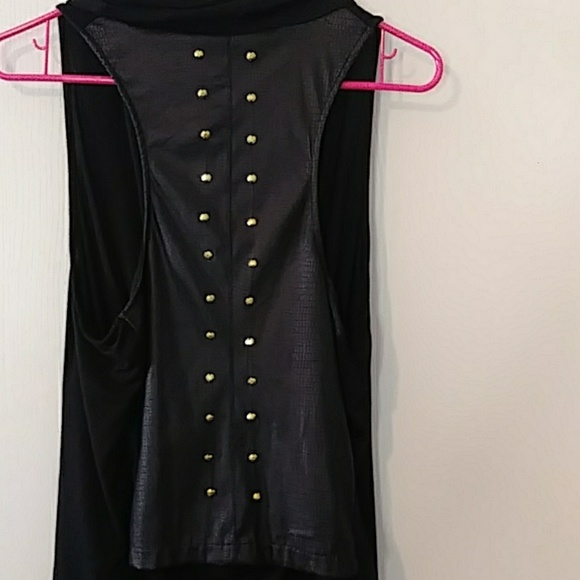 Dressy black Shyanne sleeveless top - Picture 4 of 4
